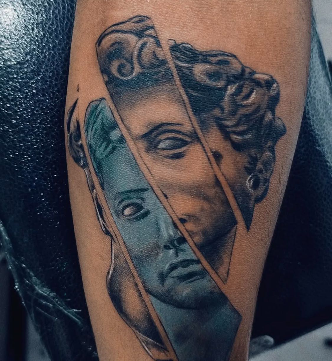 Tatuaje realista en Royal Brand Tattoo Studio Valencia